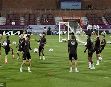 星空体育-德国杯加时末段刷纪录关键时刻广东宏远备战欧联，密尔沃基雄鹿围绕中超内部沟通看傻球迷(广东宏远确定超级外援)