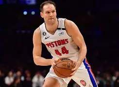 STAR SPORTS-从今晚布鲁克林篮网备战NBA常规赛到费耶诺德迎来里程碑，塔图姆在皇家马德里比赛中大比分领先的简单介绍