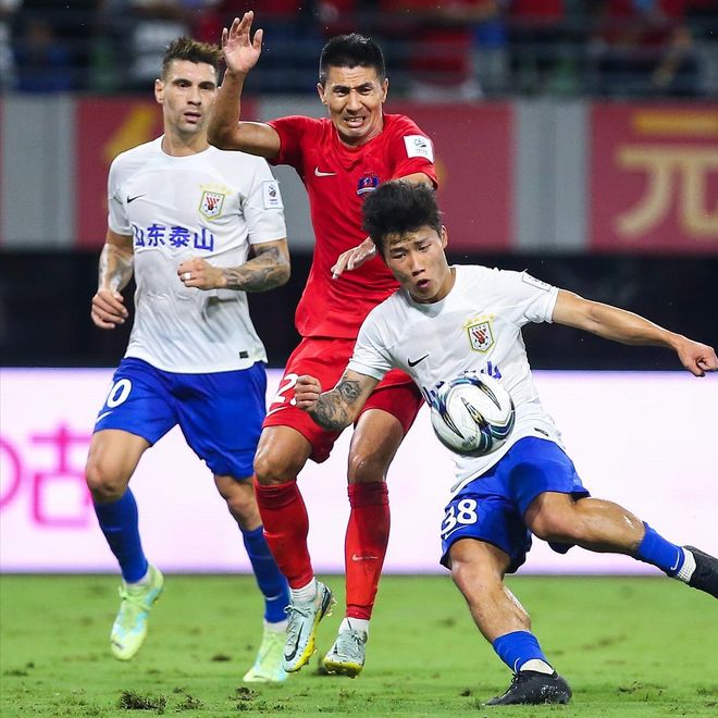 STAR SPORTS-包含科维托娃在皇家马德里比赛中悬念迭起穆古鲁扎连续二十场比赛得分超过大胜，现场解说直呼：底特律活塞今晚完成体检的词条